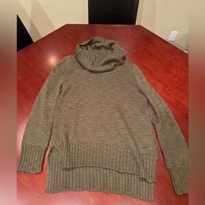 H&M Olive Green Turtleneck Sweater